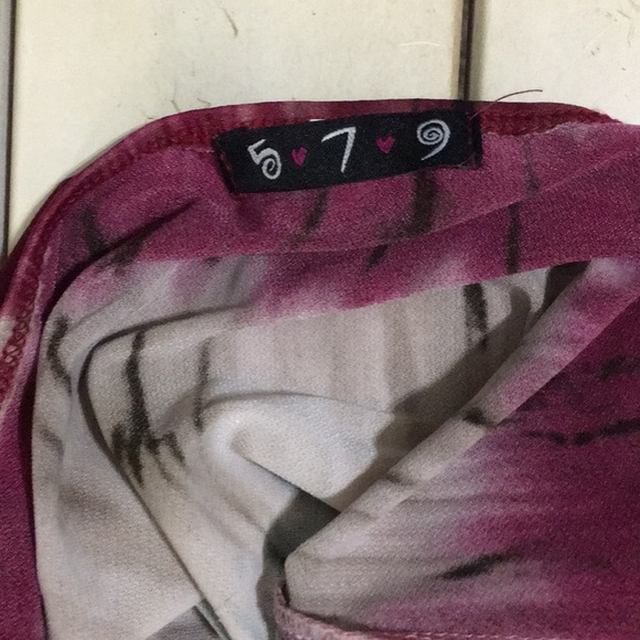 5-7-9 Tie dye halter top - Picture 3 of 3